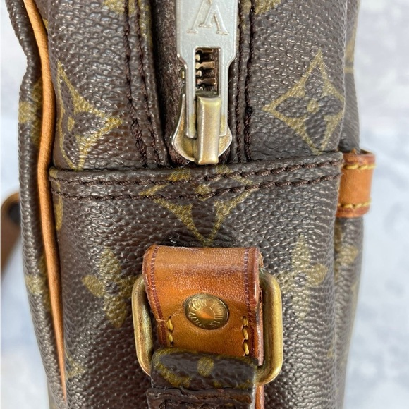 Louis Vuitton Danube MM crossbody - Picture 8 of 16